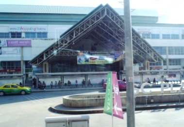 サーイターイマイ　バンコク南バスターミナル