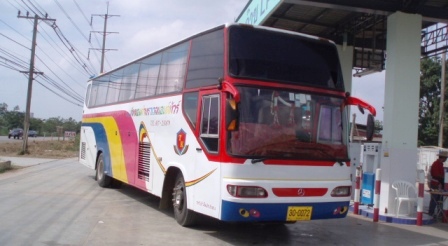 カオサンバス　シェムリアップ行　タイ側バス