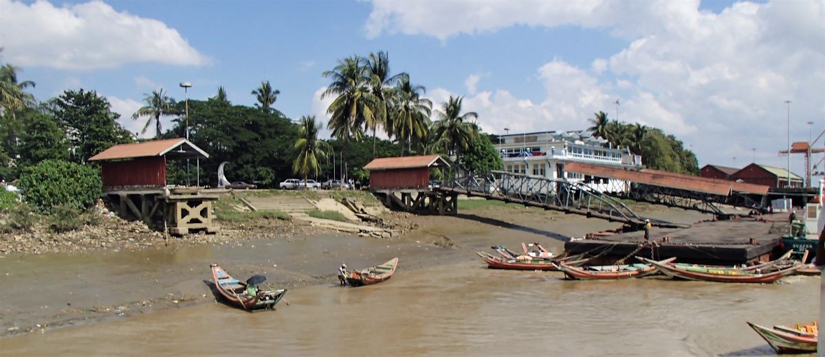 ヤンゴン港対岸ダラ